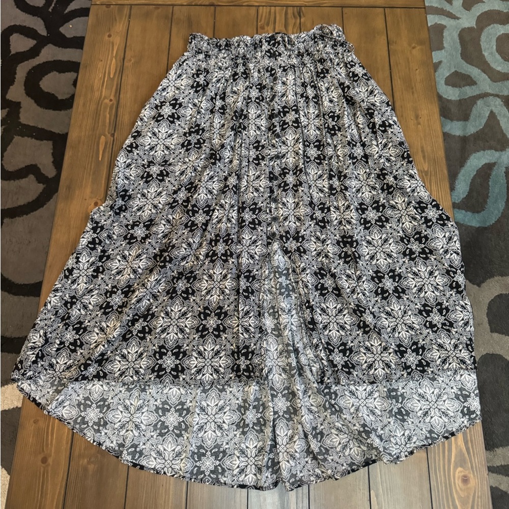 Torrid Black and White Floral Maxi Skirt